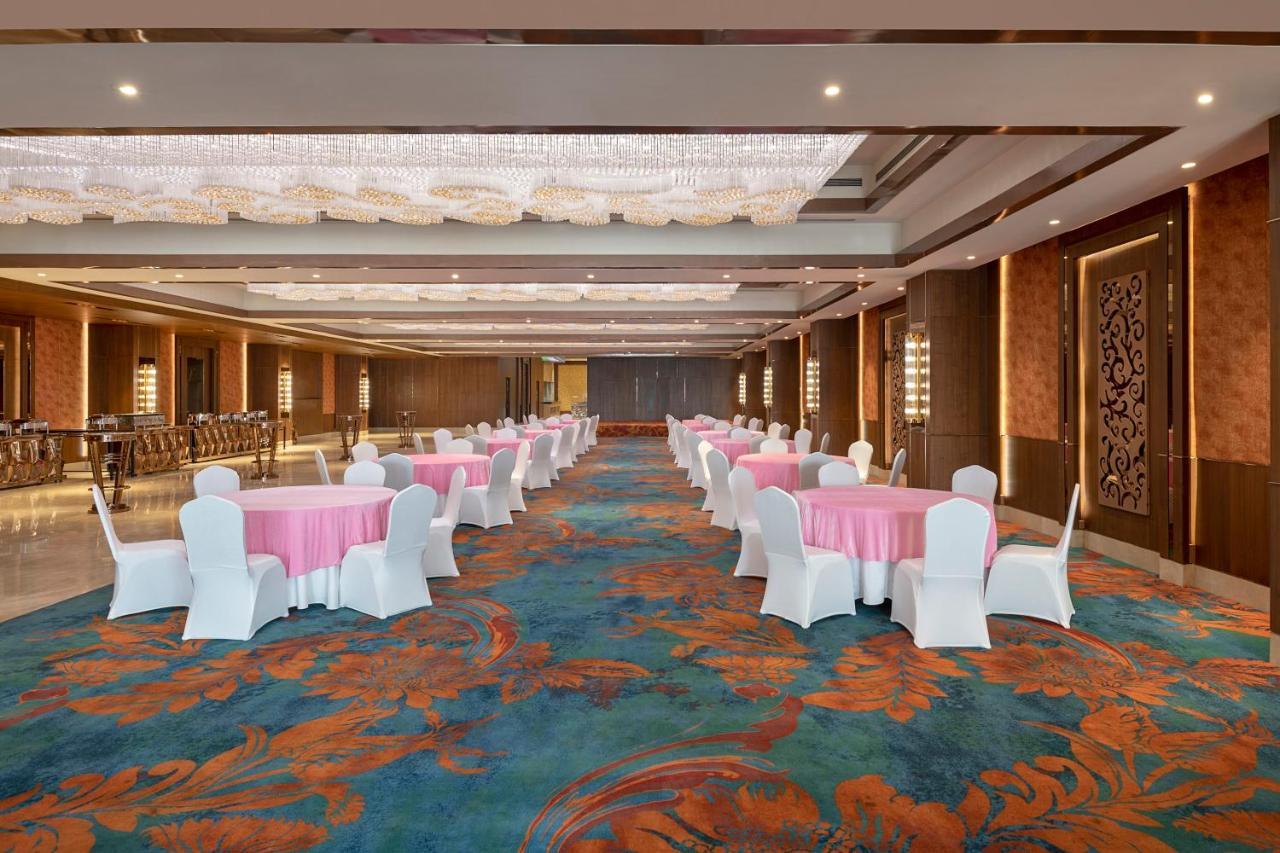 Radisson Blu Towers Kaushambi Delhi Ncr Hotel Ghaziabad Buitenkant foto The Grand Ballroom