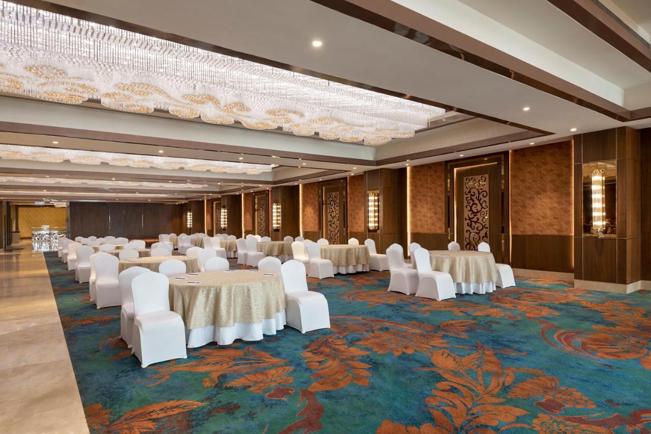 Radisson Blu Towers Kaushambi Delhi Ncr Hotel Ghaziabad Buitenkant foto The Grand Ballroom