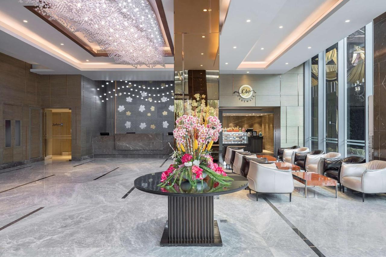 Radisson Blu Towers Kaushambi Delhi Ncr Hotel Ghaziabad Buitenkant foto Lobby