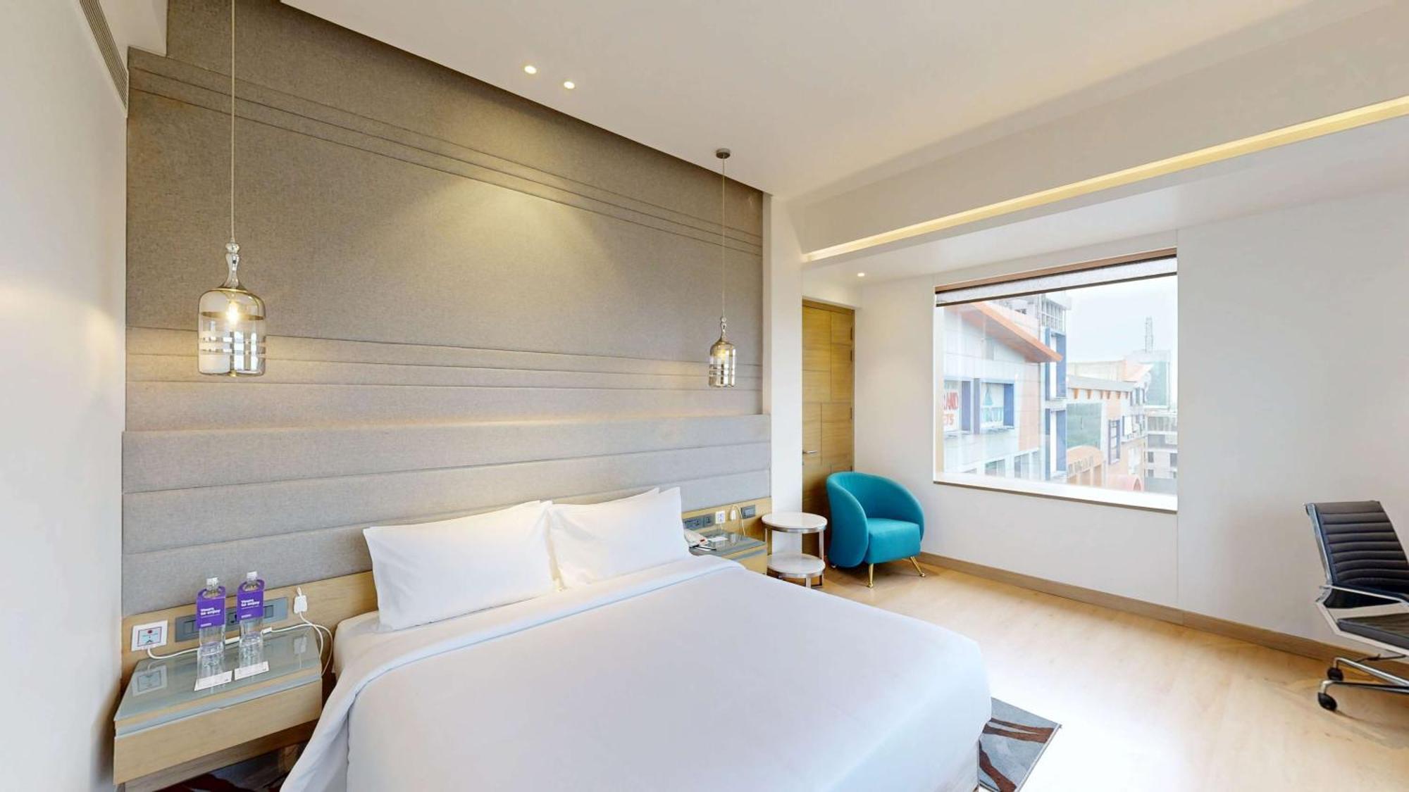 Radisson Blu Towers Kaushambi Delhi Ncr Hotel Ghaziabad Buitenkant foto A room at the hotel