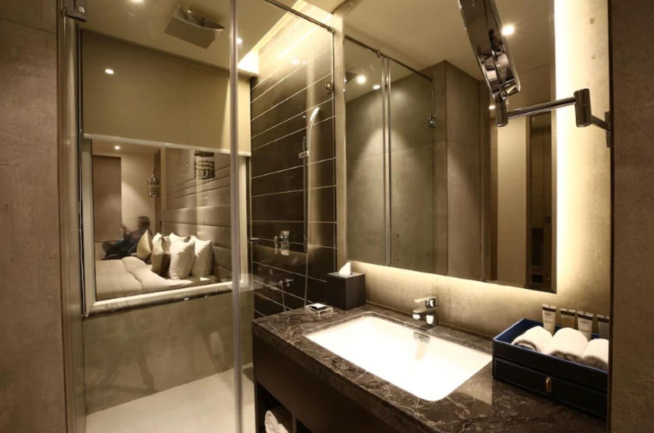 Radisson Blu Towers Kaushambi Delhi Ncr Hotel Ghaziabad Buitenkant foto Bathroom